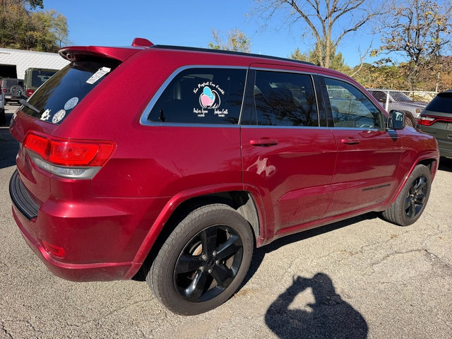 Used 2015 Jeep Grand Cherokee Altitude AWD/4WD image 5