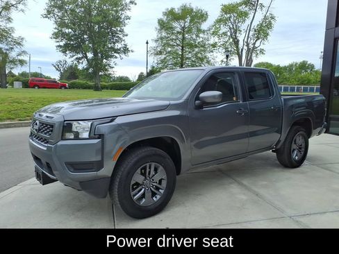 Used 2025 Nissan Frontier SV AWD/4WD image 3