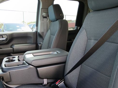 New 2022 Chevrolet Traverse LT w/ LT Premium Package image 18