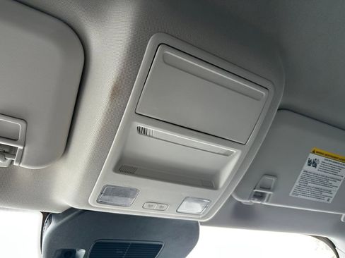 Used 2023 Ford Escape SE image 64