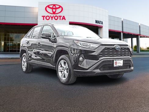 Certified 2021 Toyota RAV4 XLE w/ Convenience Package AWD/4WD image 1