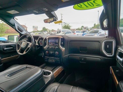 Used 2019 Chevrolet Silverado 1500 High Country w/ Technology Package AWD/4WD image 16
