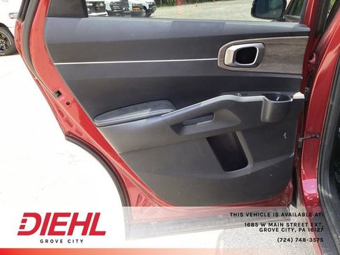 Used 2022 Kia Sorento S w/ Panoramic Sunroof Package AWD/4WD image 11