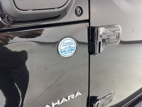 Used 2023 Jeep Wrangler Unlimited Sahara w/ Cold Weather Group image 6