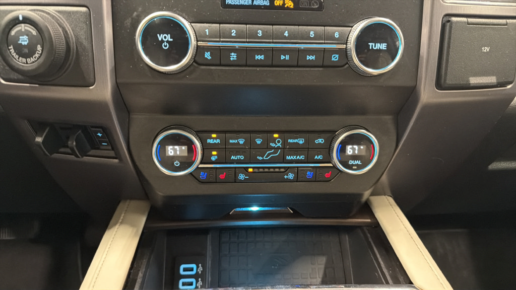 Used 2019 Ford Expedition Platinum AWD/4WD image 25