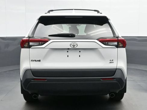 Used 2021 Toyota RAV4 LE w/ Carpet Mat Package (TMS) AWD/4WD image 7