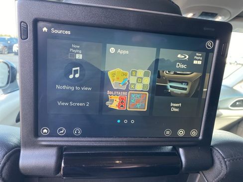 Used 2021 Chrysler Pacifica Touring-L w/ Uconnect Theater Family Group image 33