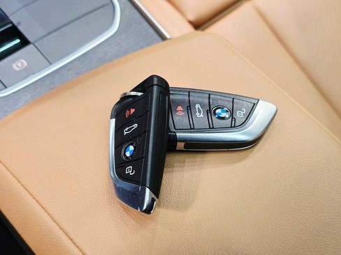 Used 2022 BMW 330i xDrive Sedan w/ Driving Assistance Package AWD/4WD image 32