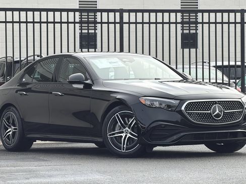New 2026 Mercedes-Benz E 450 4MATIC Sedan image 2
