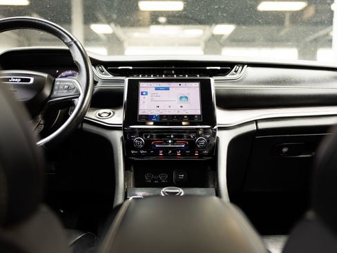 Used 2021 Jeep Grand Cherokee L Limited image 17