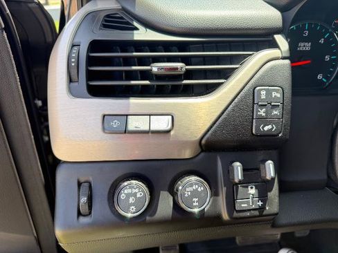 Used 2018 GMC Yukon Denali w/ Denali Ultimate Package AWD/4WD image 19