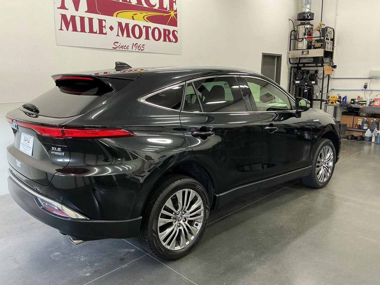 Used 2021 Toyota Venza XLE w/ Softex Package AWD/4WD image 7