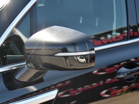 Used 2024 Kia Sorento S image 13