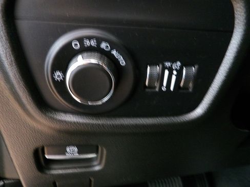 Used 2024 Jeep Grand Cherokee Laredo w/ Luxury Tech Group I AWD/4WD image 27
