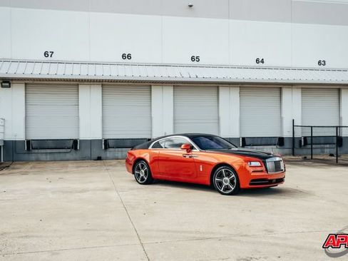 Used 2015 Rolls-Royce Wraith RWD image 20