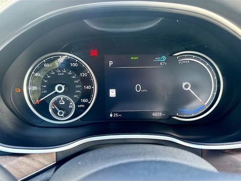 Used 2024 Genesis G80 image 41