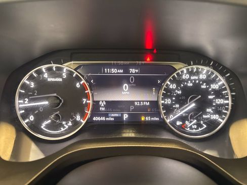 Used 2023 Nissan Rogue SV AWD/4WD image 16