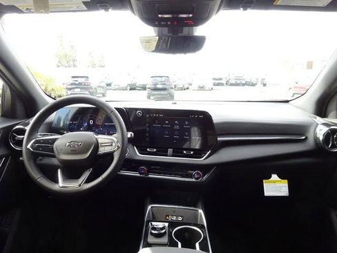 New 2026 Chevrolet Equinox LT w/ Convenience Package II image 24