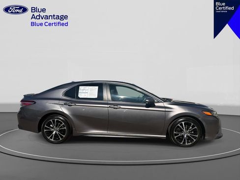Used 2020 Toyota Camry SE FWD image 5