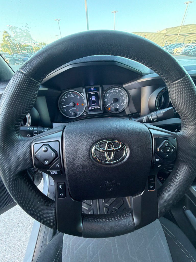 Used 2021 Toyota Tacoma TRD Off-Road w/ Technology Package AWD/4WD image 7