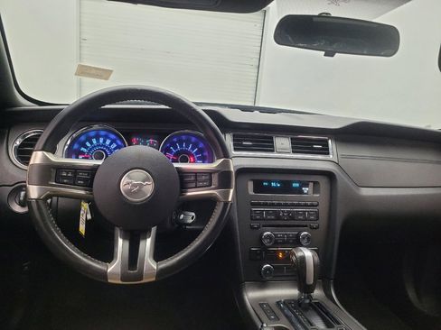 Used 2013 Ford Mustang Convertible image 22