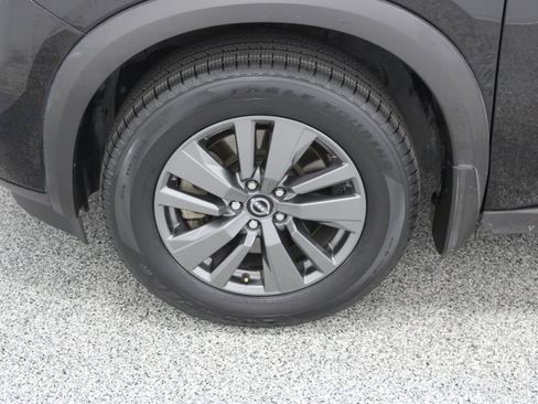 Used 2024 Nissan Pathfinder S FWD image 11