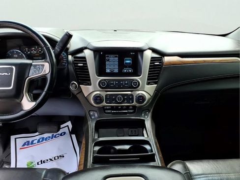 Used 2019 GMC Yukon Denali w/ Denali Ultimate Package AWD/4WD image 13