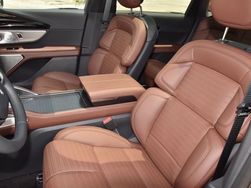 New 2026 Lincoln Nautilus Reserve AWD/4WD image 34