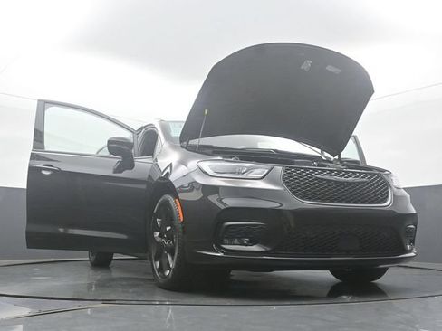 Used 2023 Chrysler Pacifica Limited w/ S Appearance Package FWD image 61