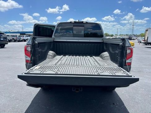 Used 2024 Nissan Titan PRO-4X w/ Pro-4x Convenience Package image 16
