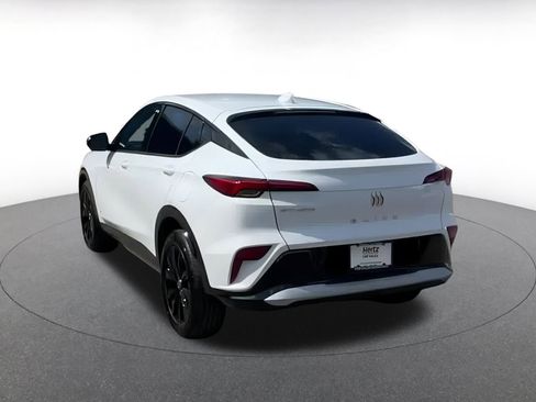 Used 2025 Buick Envista Sport Touring image 3