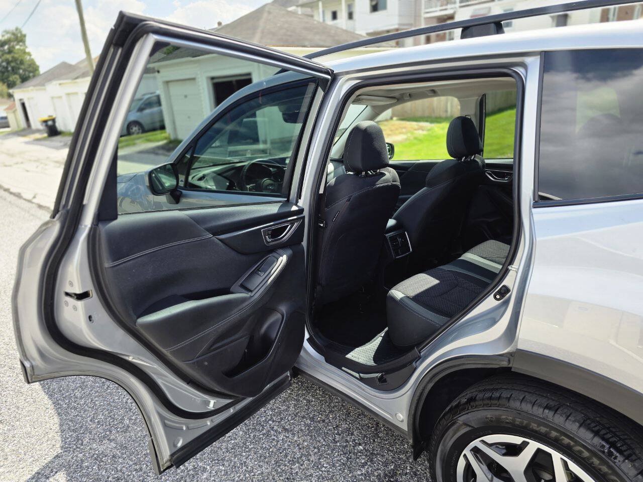 Used 2021 Subaru Forester Premium AWD/4WD image 23