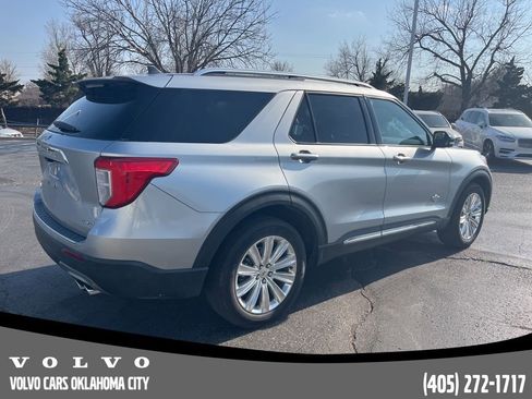 Used 2022 Ford Explorer King Ranch w/ Premium Technology Package image 5