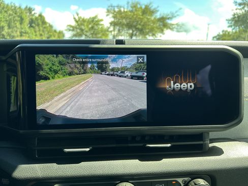 New 2025 Jeep Gladiator Sport image 48