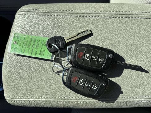 Used 2015 Hyundai Sonata SE image 29