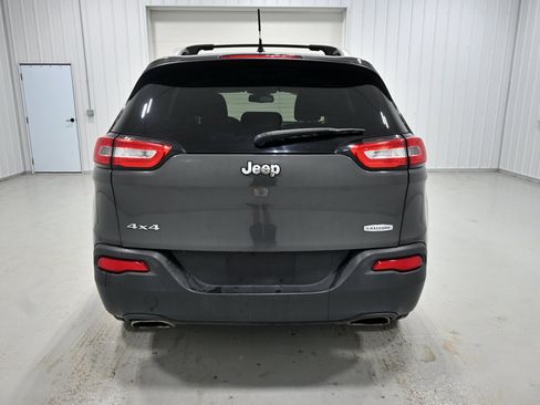 Used 2015 Jeep Cherokee Latitude w/ Cold Weather Group AWD/4WD image 29