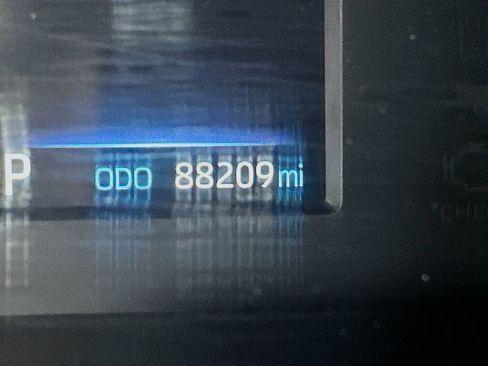 Used 2023 Toyota Tundra Limited w/ Power Package image 33