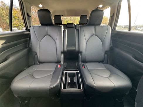 Used 2025 Toyota Grand Highlander LE image 33