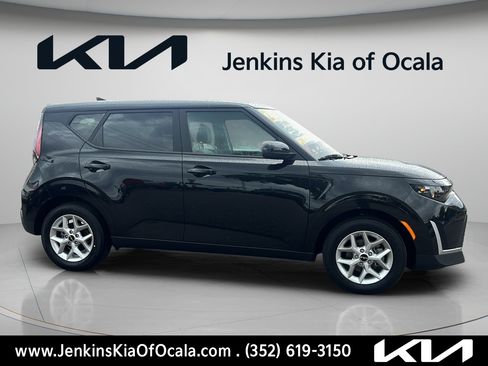 Certified 2025 Kia Soul LX w/ LX Technology Package FWD image 2