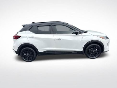 Used 2024 Nissan Kicks SR image 6