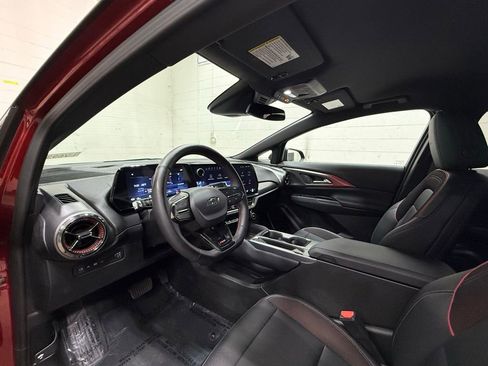 Used 2025 Chevrolet Equinox EV RS image 30