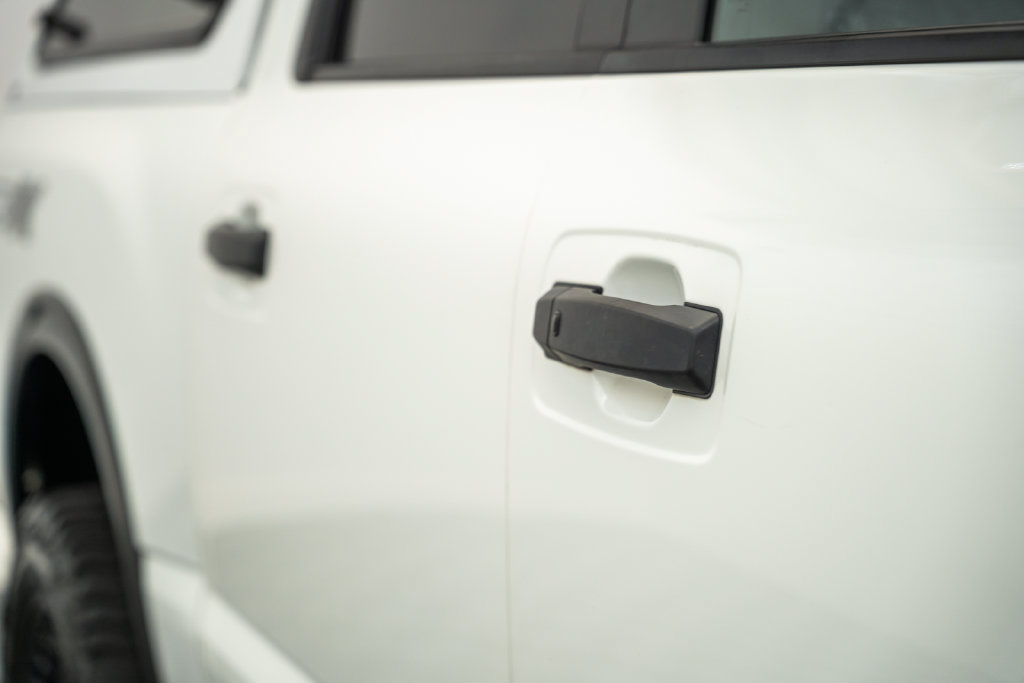 Used 2021 Nissan Titan PRO-4X w/ Pro-4x Utility Package AWD/4WD image 15