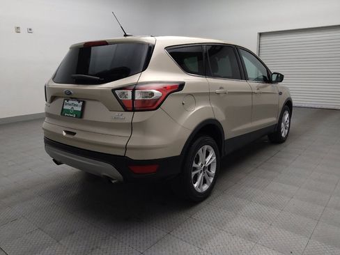 Used 2017 Ford Escape SE w/ SE Cold Weather Package FWD image 9