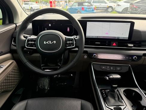 Used 2025 Kia Carnival SX FWD image 19