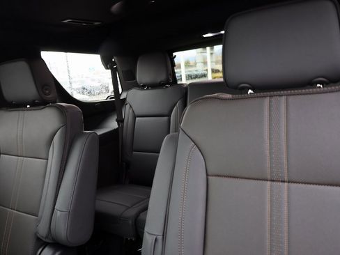 Used 2025 Chevrolet Tahoe High Country image 18