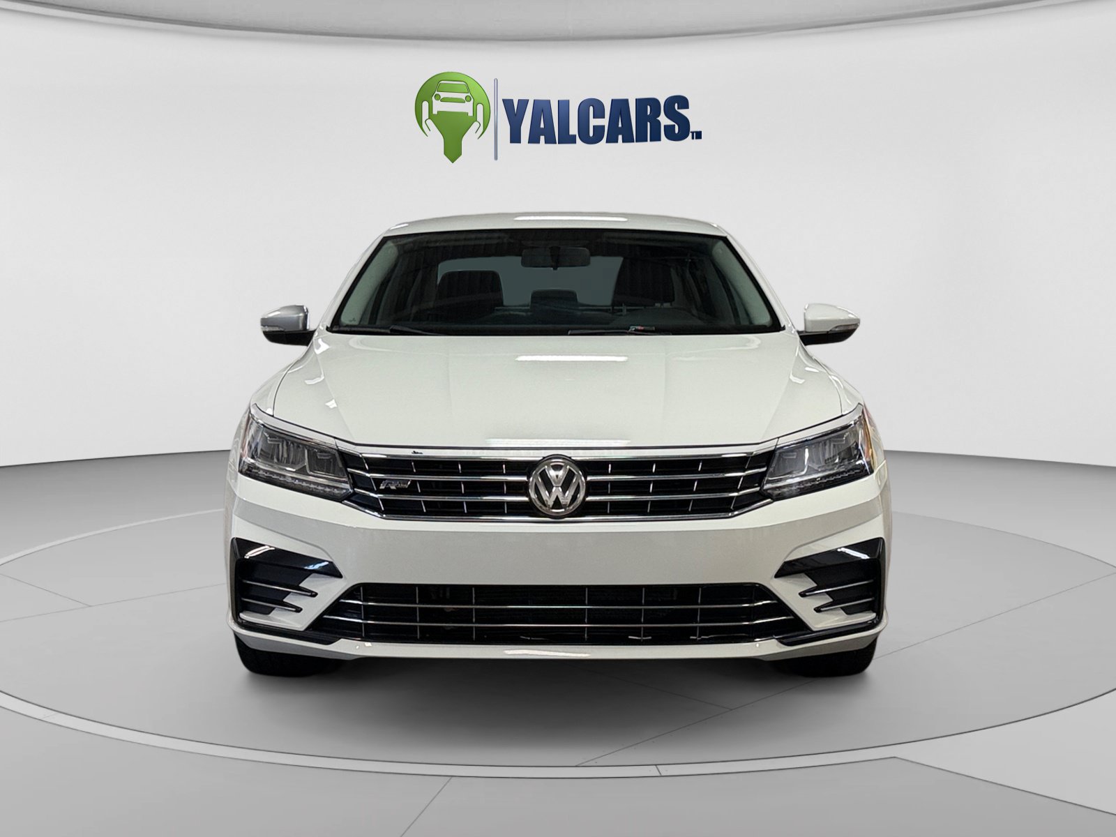 Used 2017 Volkswagen Passat 1.8T R-Line w/ R-Line Lighting Package FWD image 8