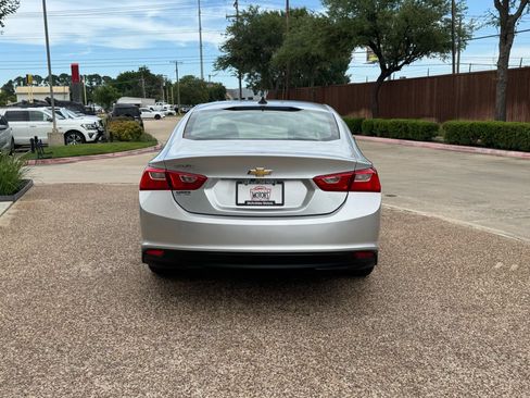 Used 2018 Chevrolet Malibu LS FWD image 9