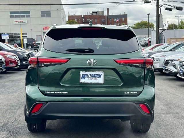 Used 2023 Toyota Highlander XLE AWD/4WD image 6