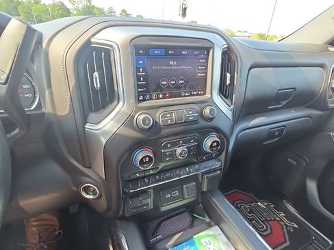 Used 2020 Chevrolet Silverado 1500 LT Trail Boss AWD/4WD image 17