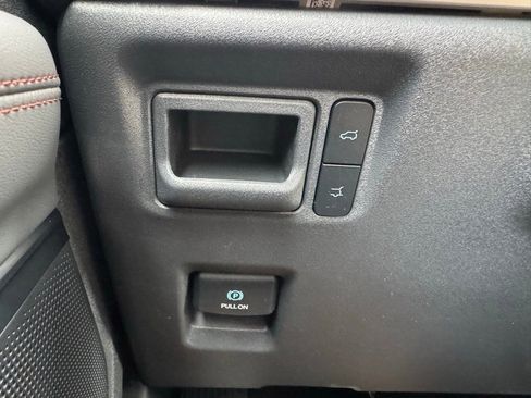 New 2025 Ford Expedition Active image 39